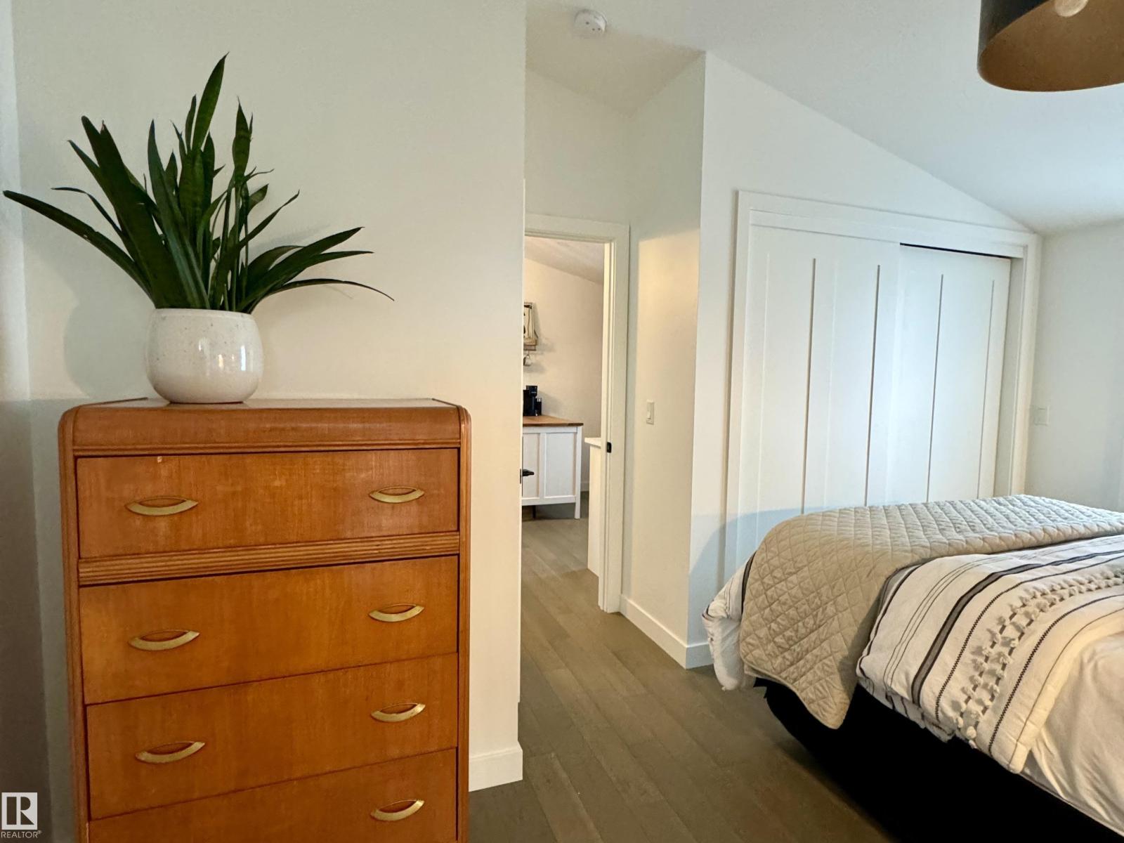 8102 92 AV NW — photo 33