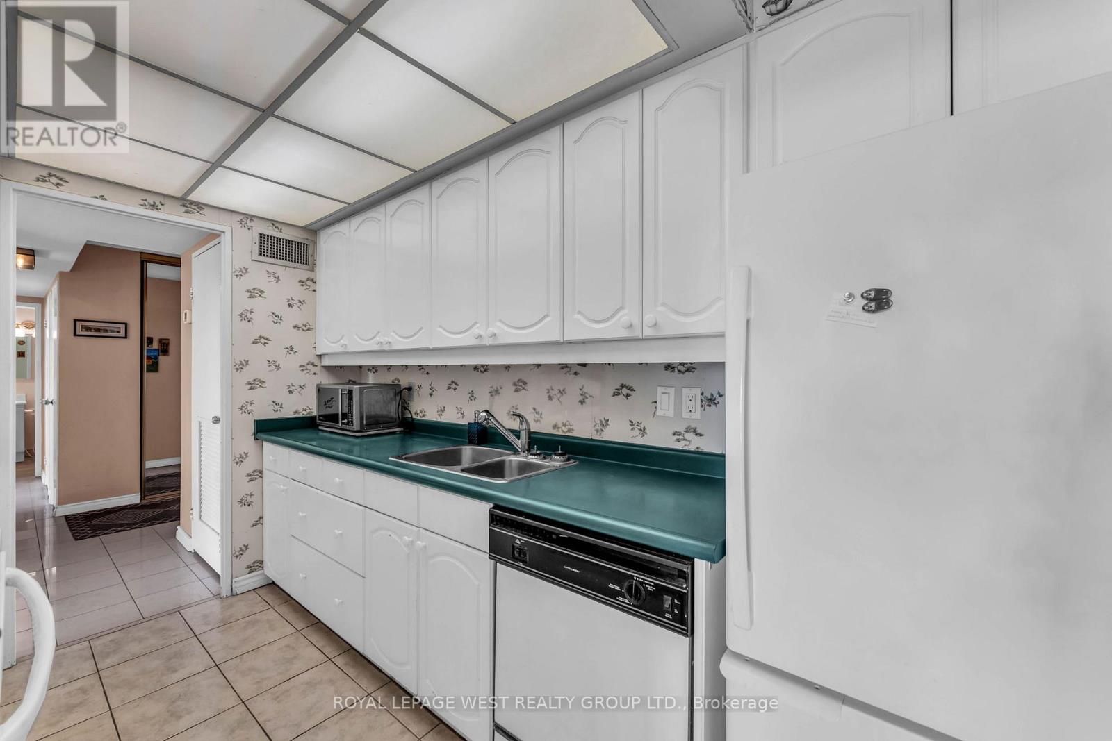 #1014 1333 BLOOR STREET - 15