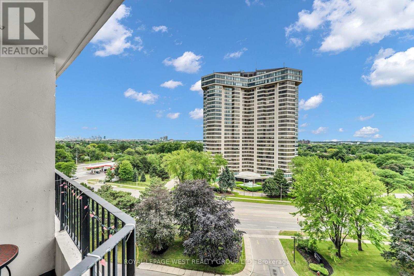 #1014 1333 BLOOR STREET - 27