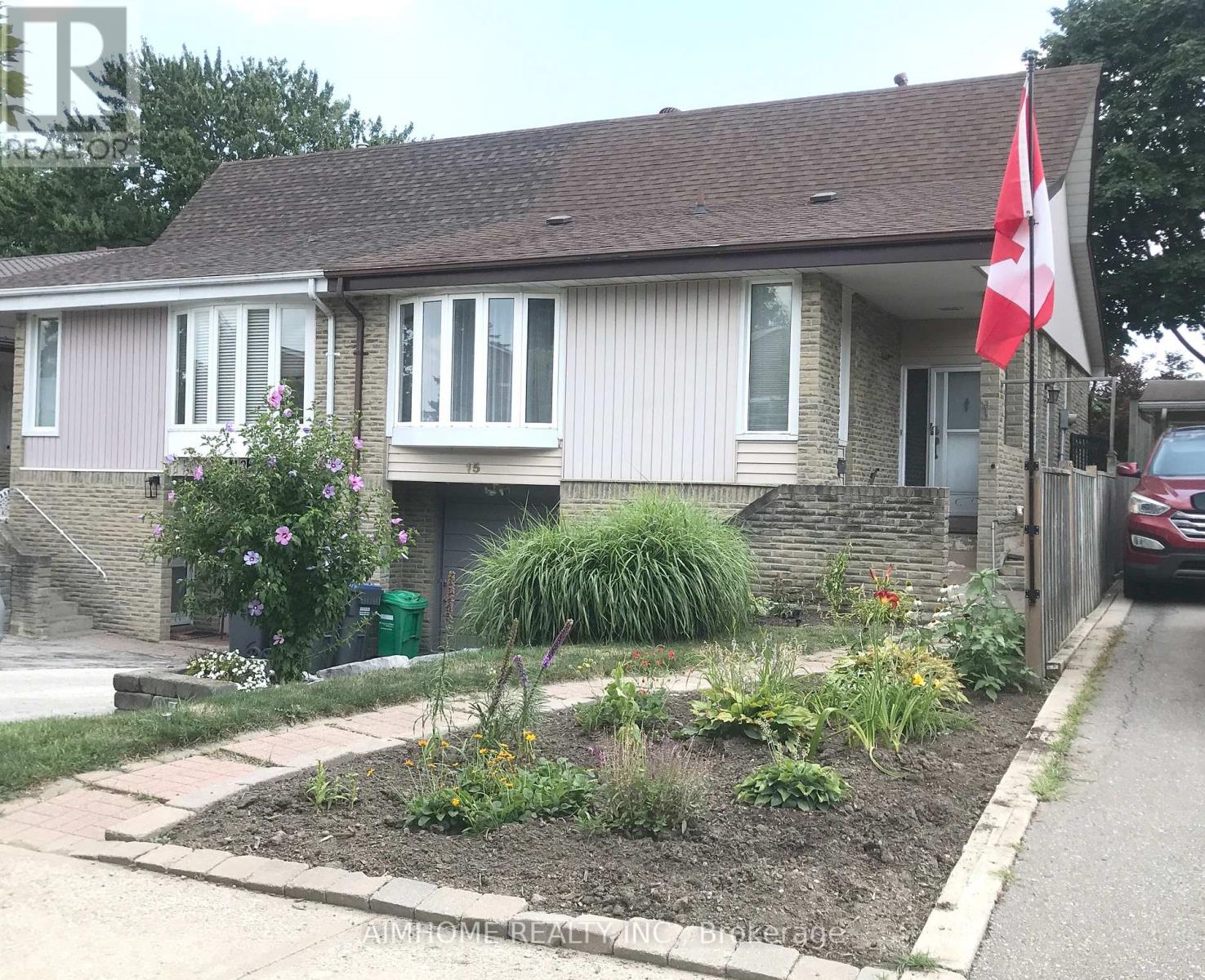 Photo of 15 Bow River Crescent