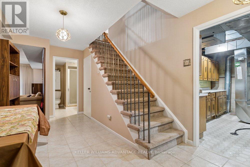 2192 CASTLESTONE COURT - 39