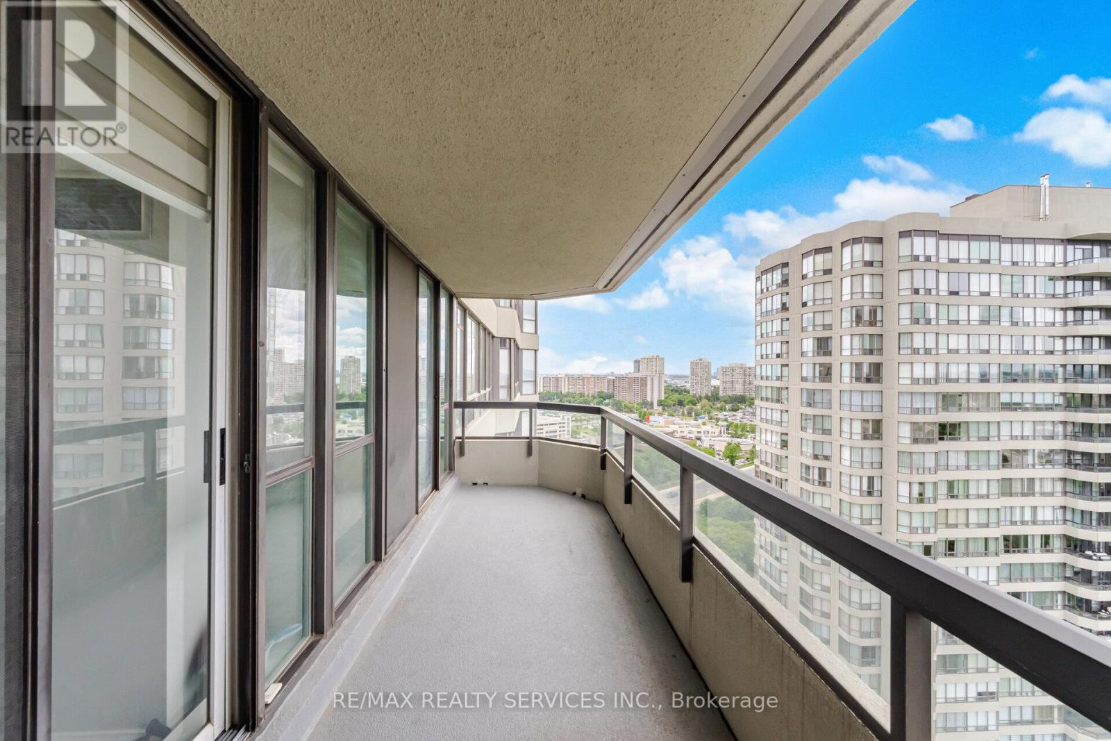 #1907 22 HANOVER ROAD - 27
