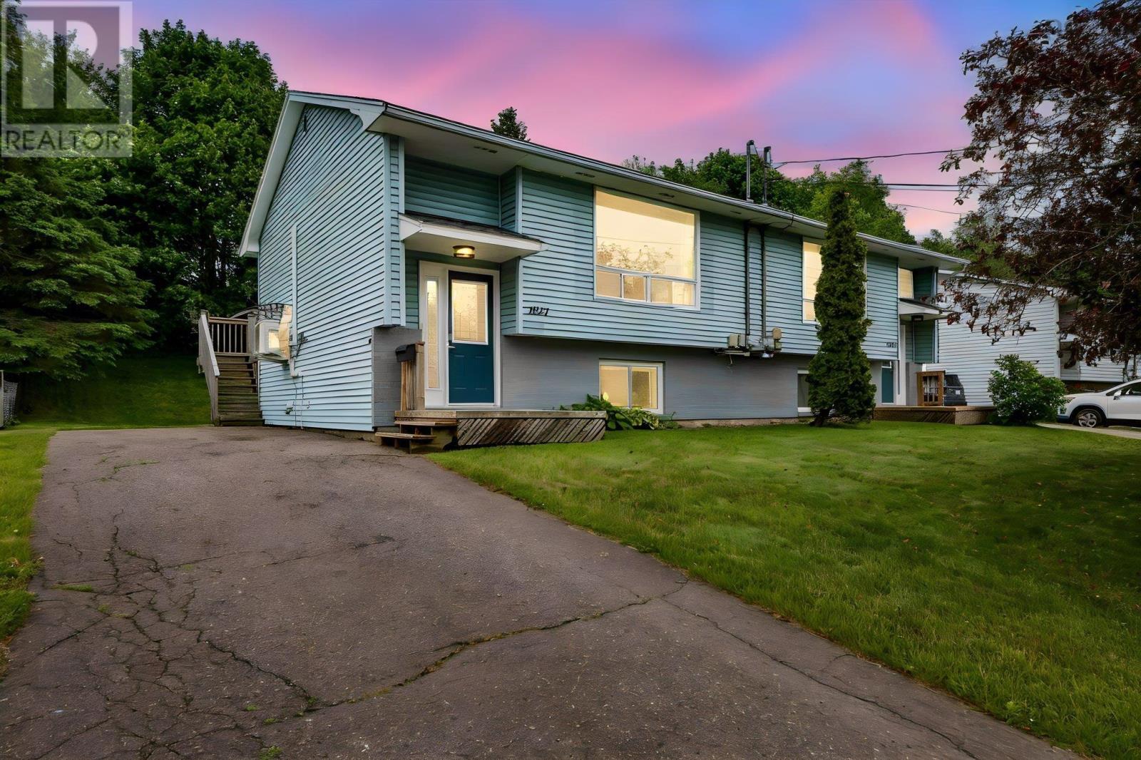 Property photo of 1021 1023 Marie Crescent