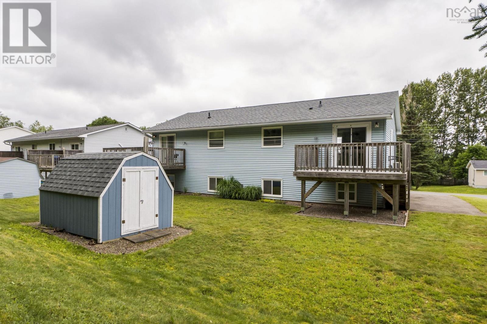 Property 29 of 38 of 1021 1023 Marie Crescent