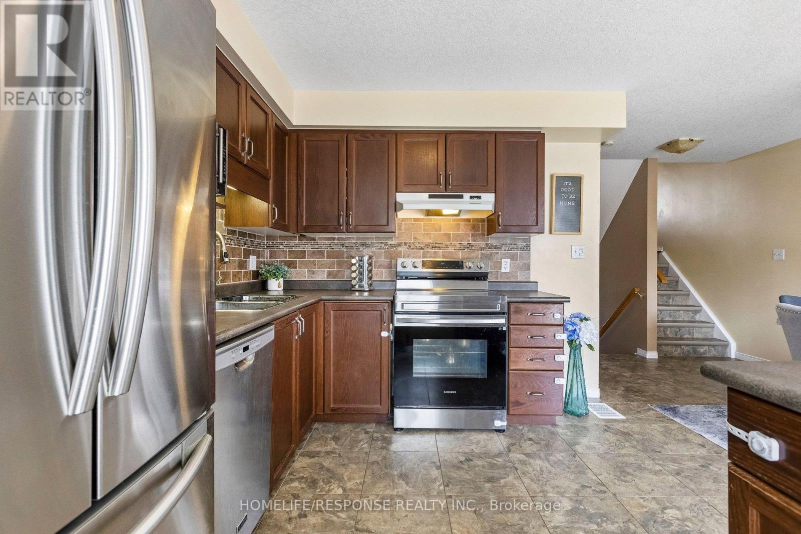 222 SOPHIA CRESCENT - 11