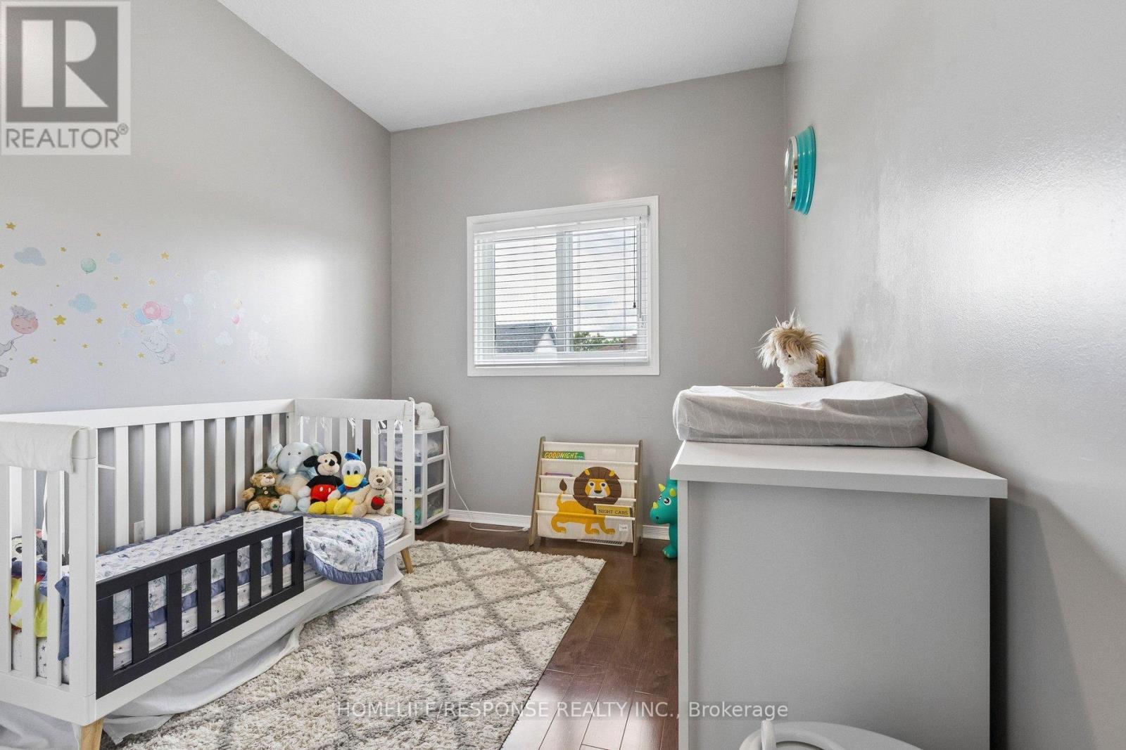 222 SOPHIA CRESCENT - 22