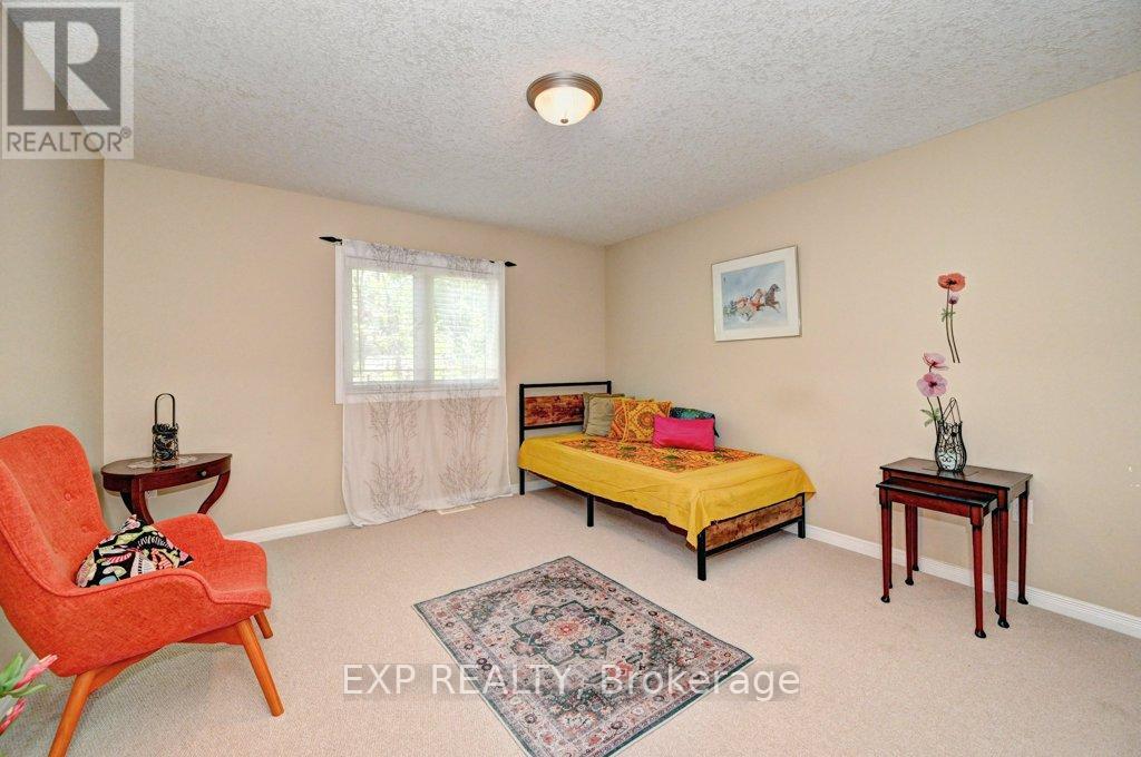 #A3 795 LAURELWOOD DRIVE - 18