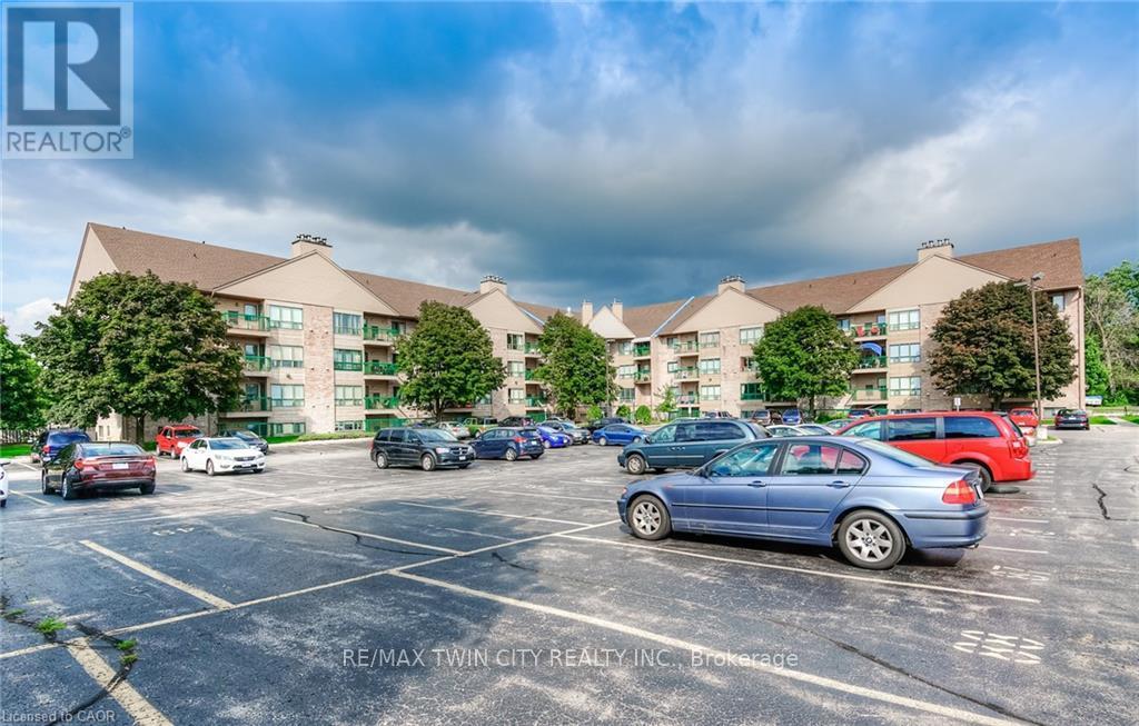 #318 15 HOFSTETTER AVENUE - 15