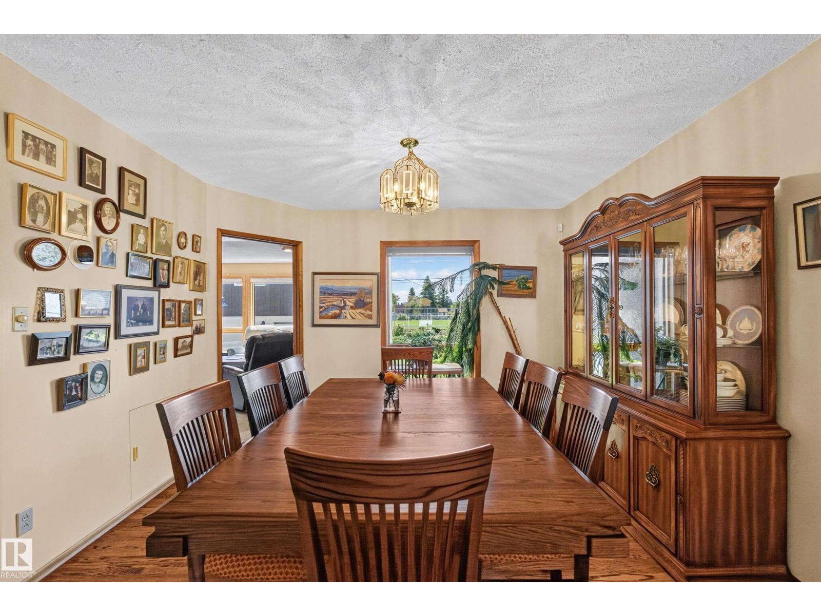 11331 75 AV NW — photo 22