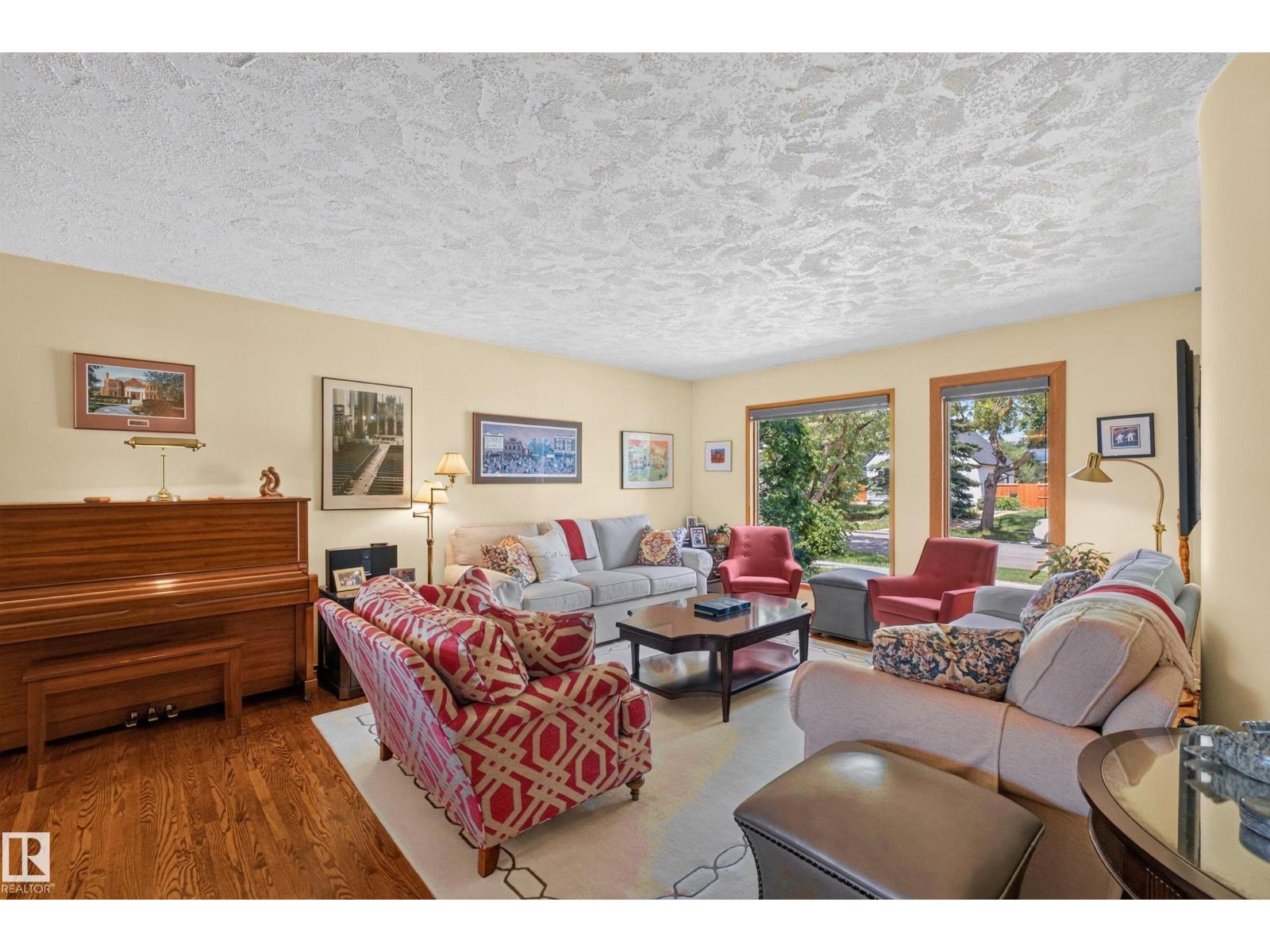 11331 75 AV NW — photo 18