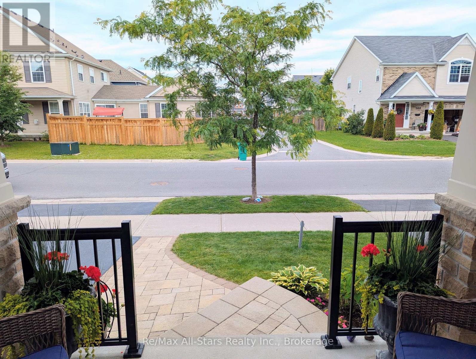553 GRANGE WAY - 3