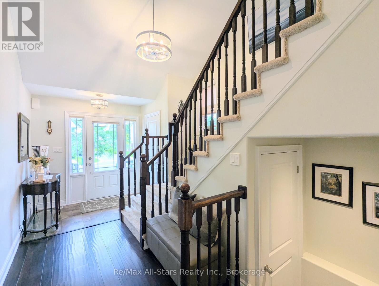 553 GRANGE WAY - 6