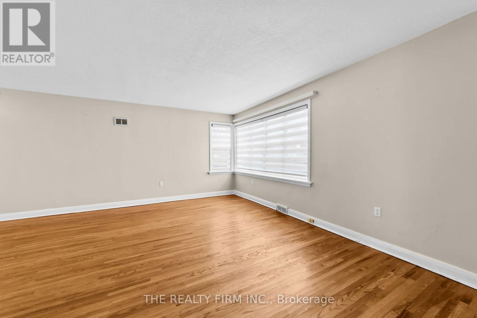 15 MAYFAIR DRIVE - 20