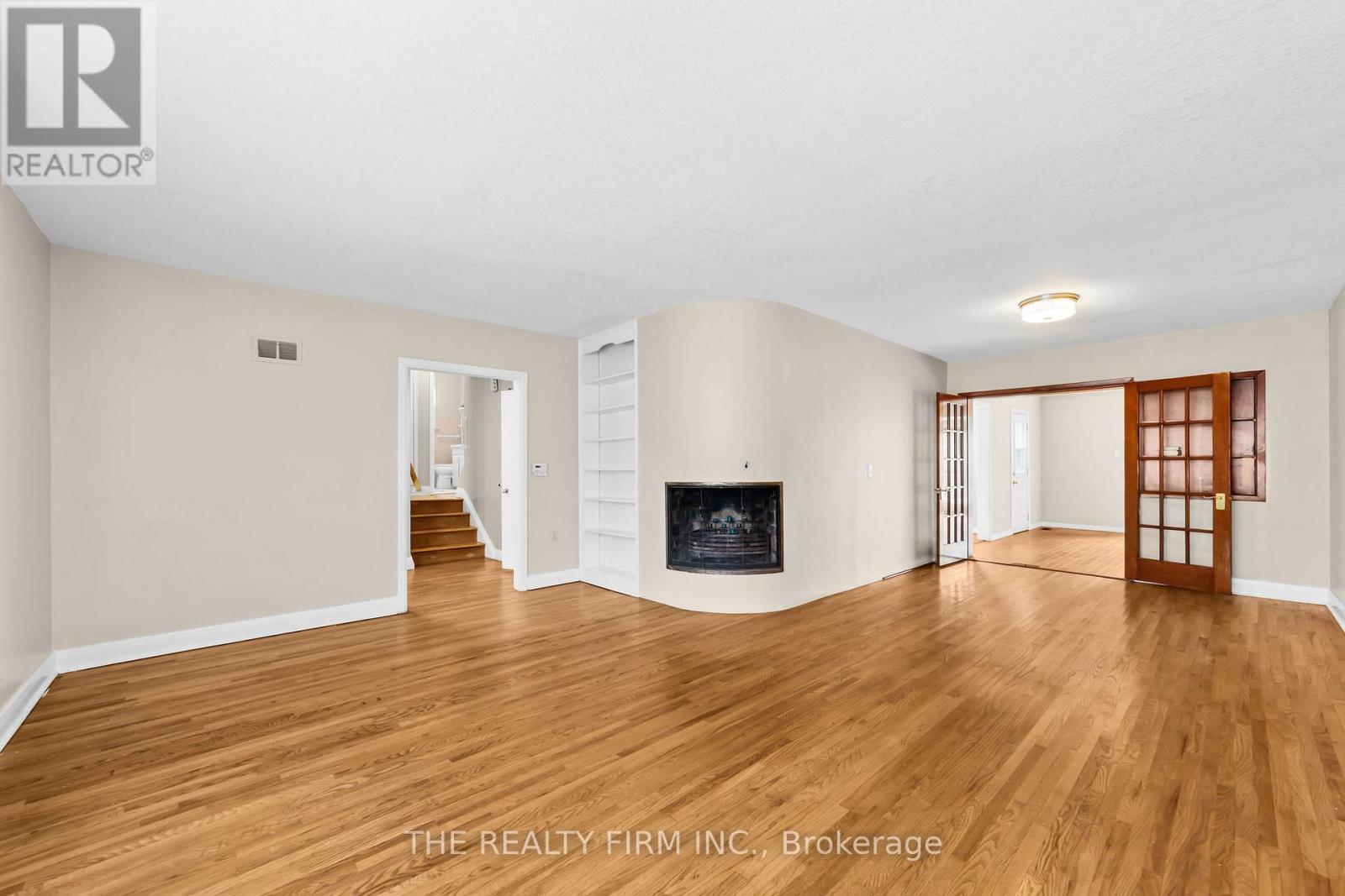 15 MAYFAIR DRIVE - 21