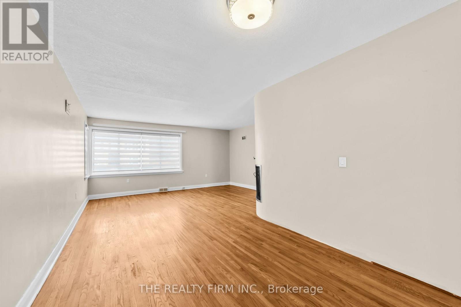 15 MAYFAIR DRIVE - 22