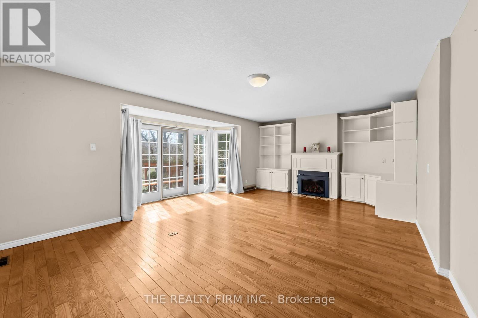 15 MAYFAIR DRIVE - 23