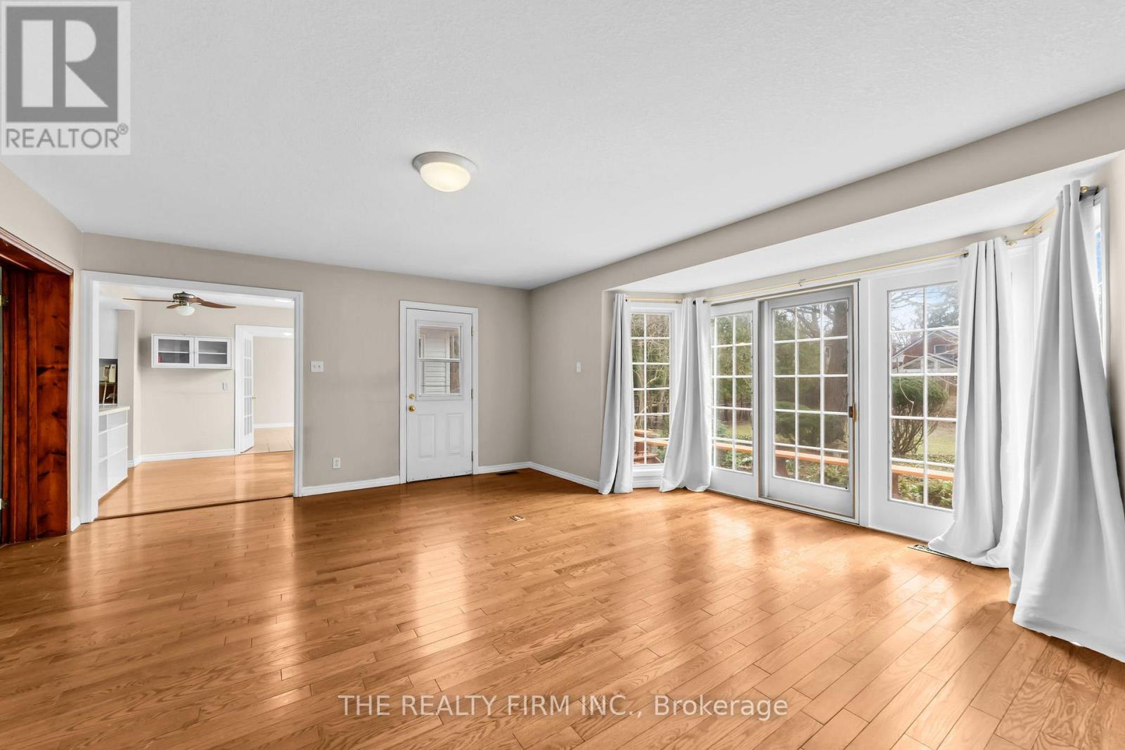 15 MAYFAIR DRIVE - 24