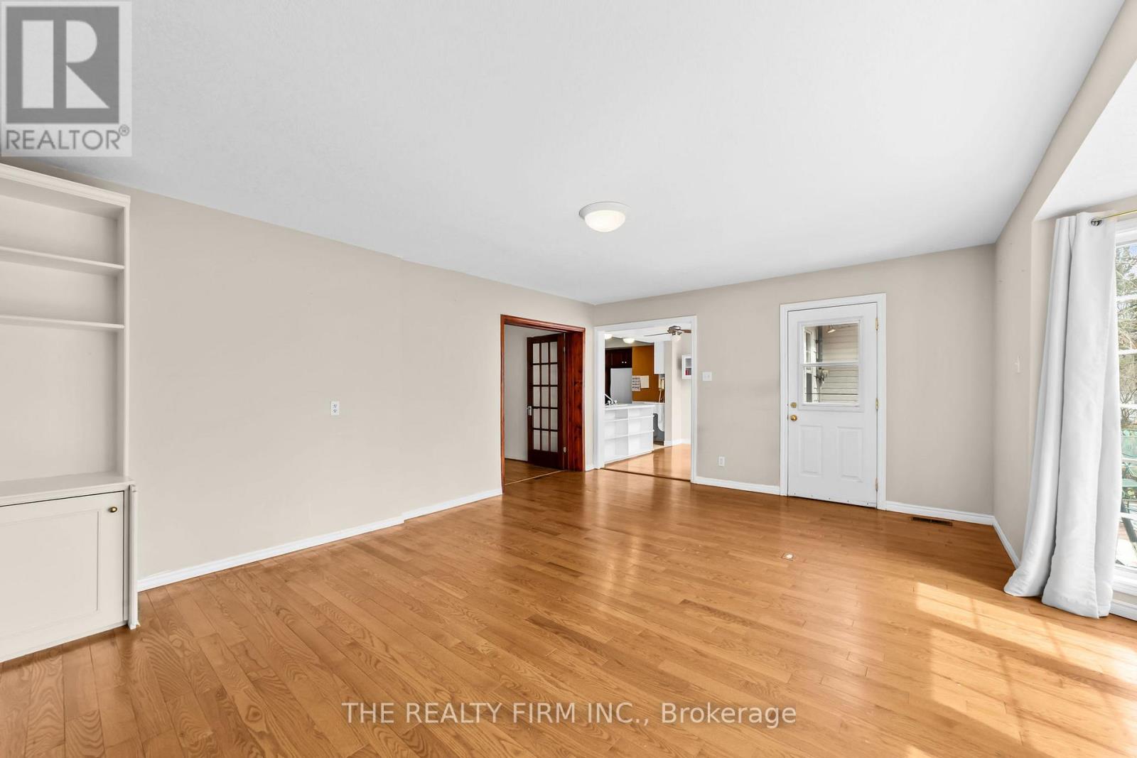 15 MAYFAIR DRIVE - 25