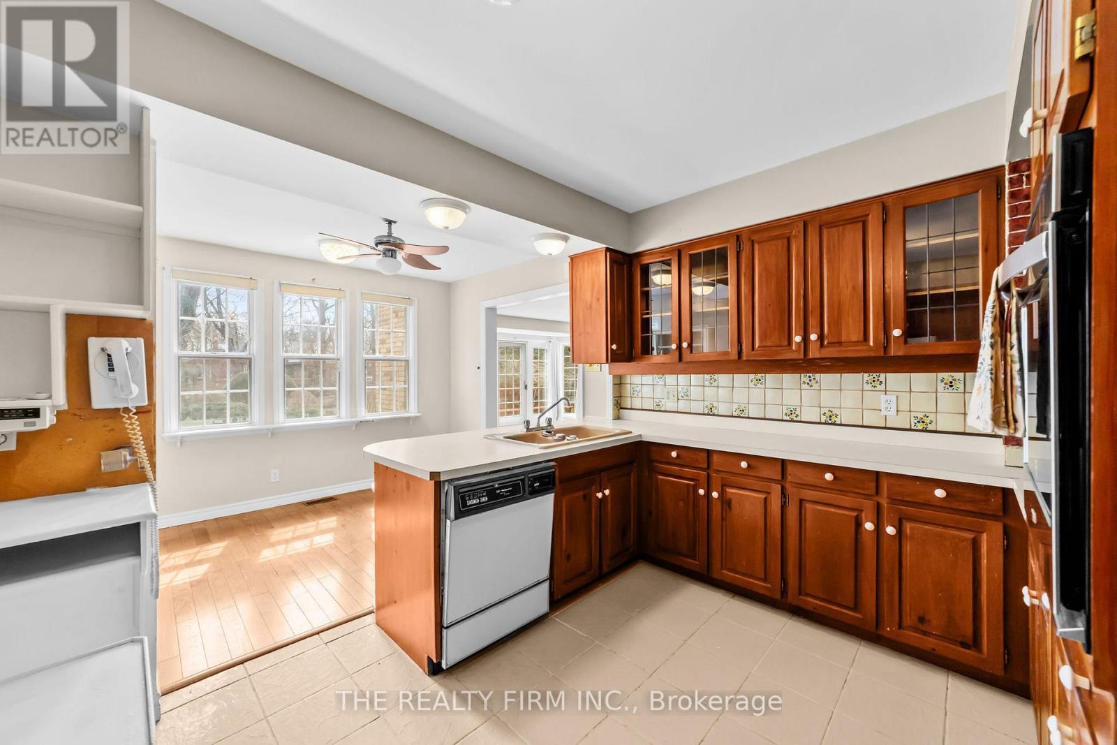 15 MAYFAIR DRIVE - 29