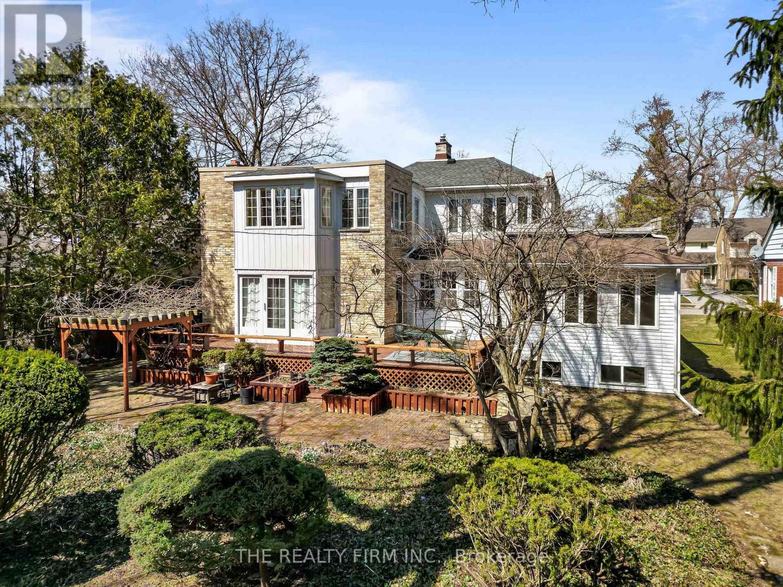 15 MAYFAIR DRIVE - 3