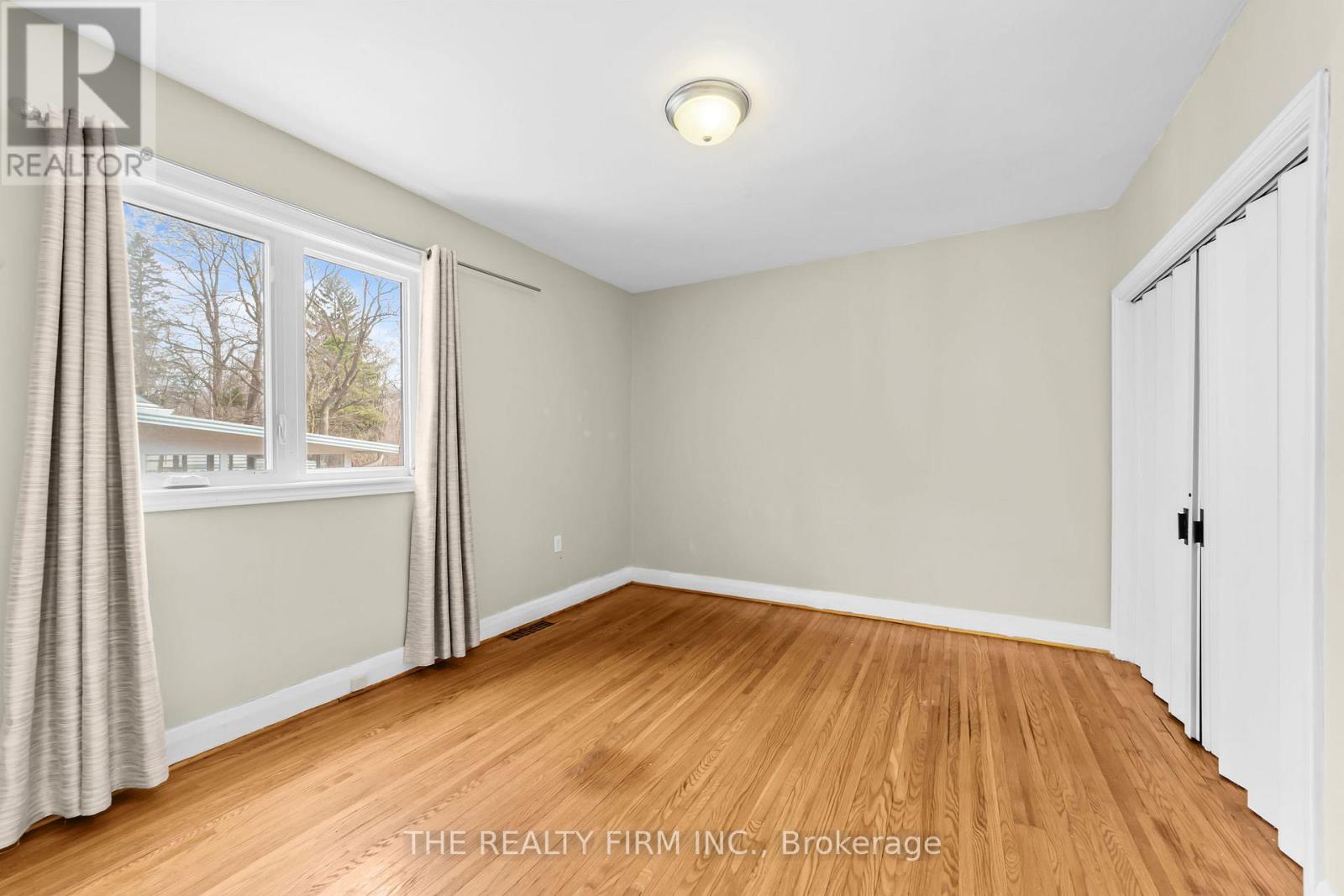 15 MAYFAIR DRIVE - 33
