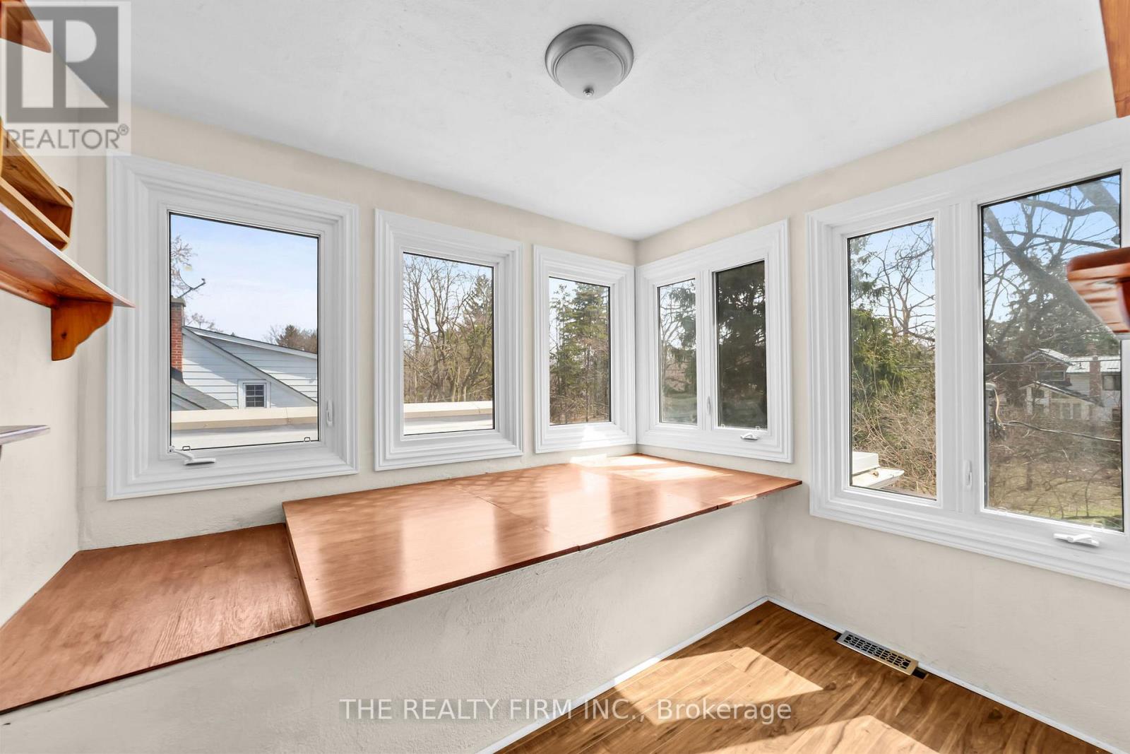 15 MAYFAIR DRIVE - 37
