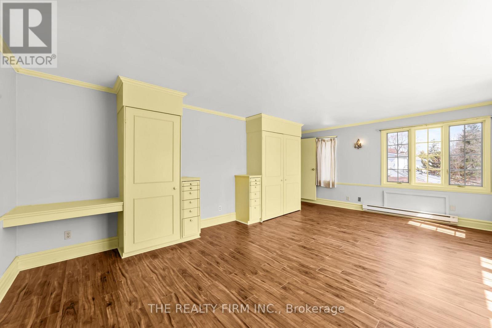 15 MAYFAIR DRIVE - 40