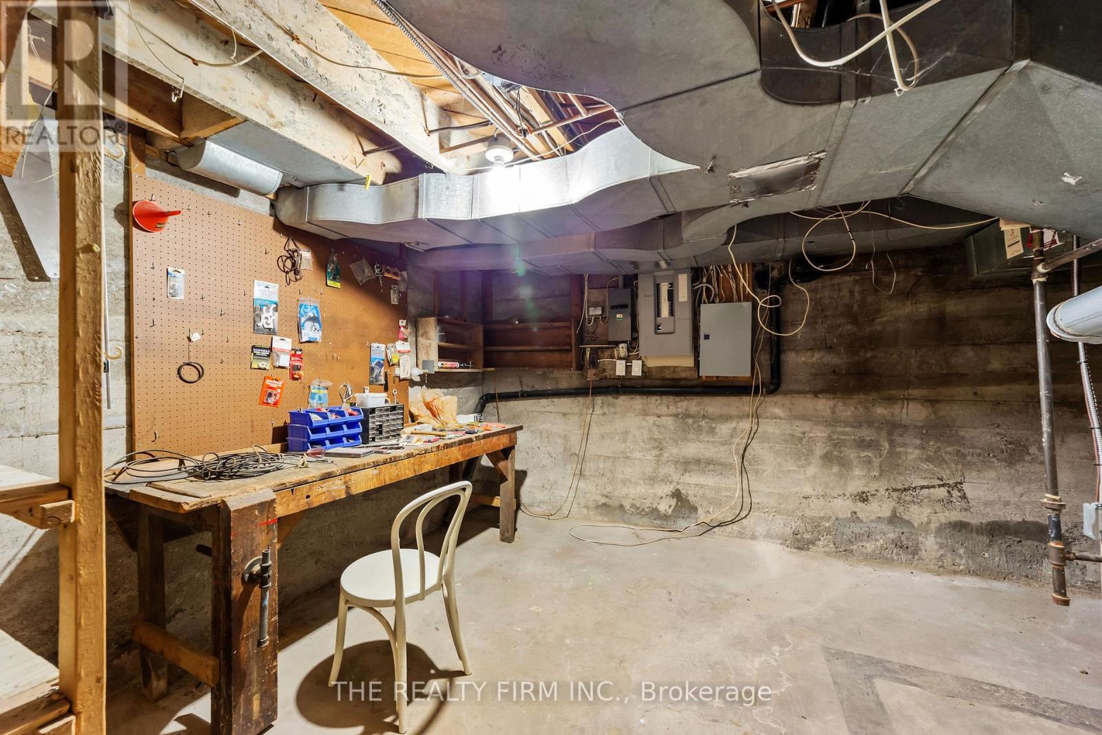 15 MAYFAIR DRIVE - 48