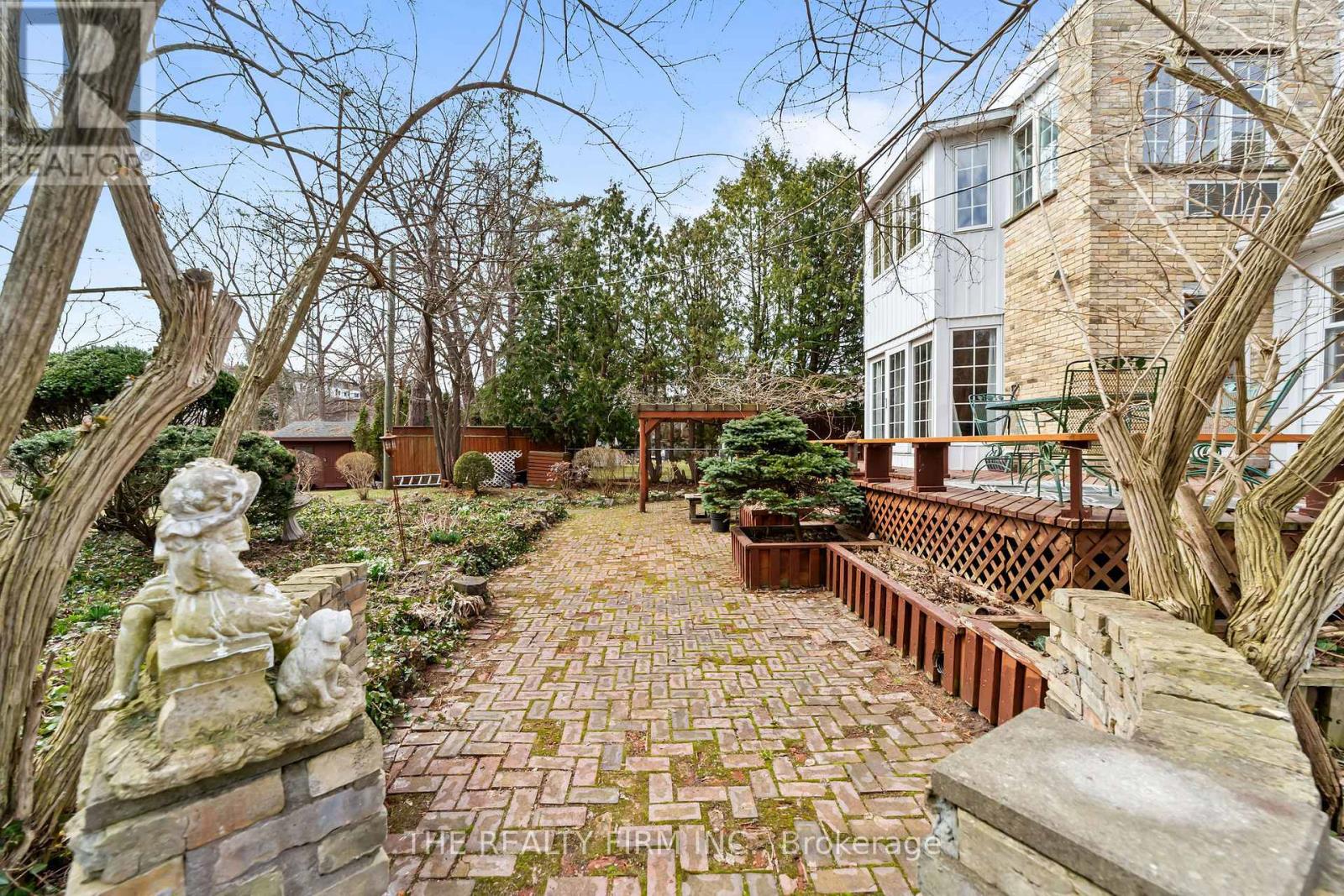 15 MAYFAIR DRIVE - 8
