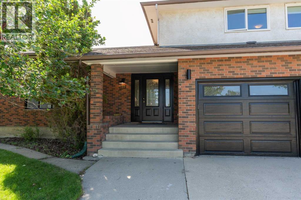 111 Temple Crescent W - photo 3
