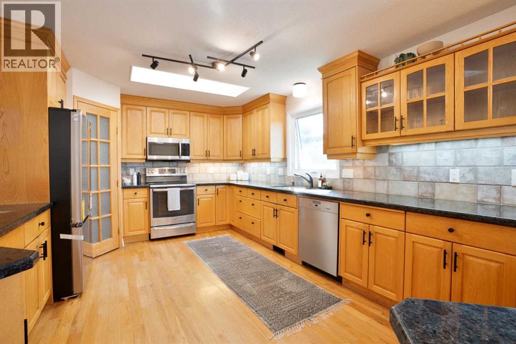 111 Temple Crescent W — photo 11