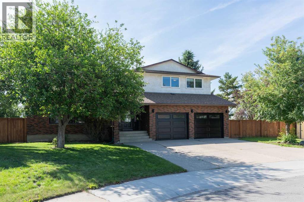 111 Temple Crescent W — photo 37
