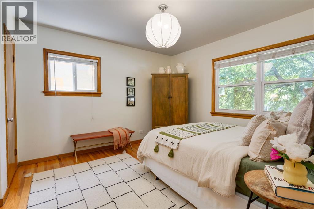 604 10 Avenue NE — photo 11