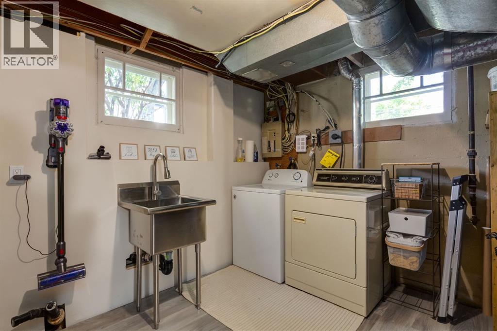 604 10 Avenue NE — photo 31