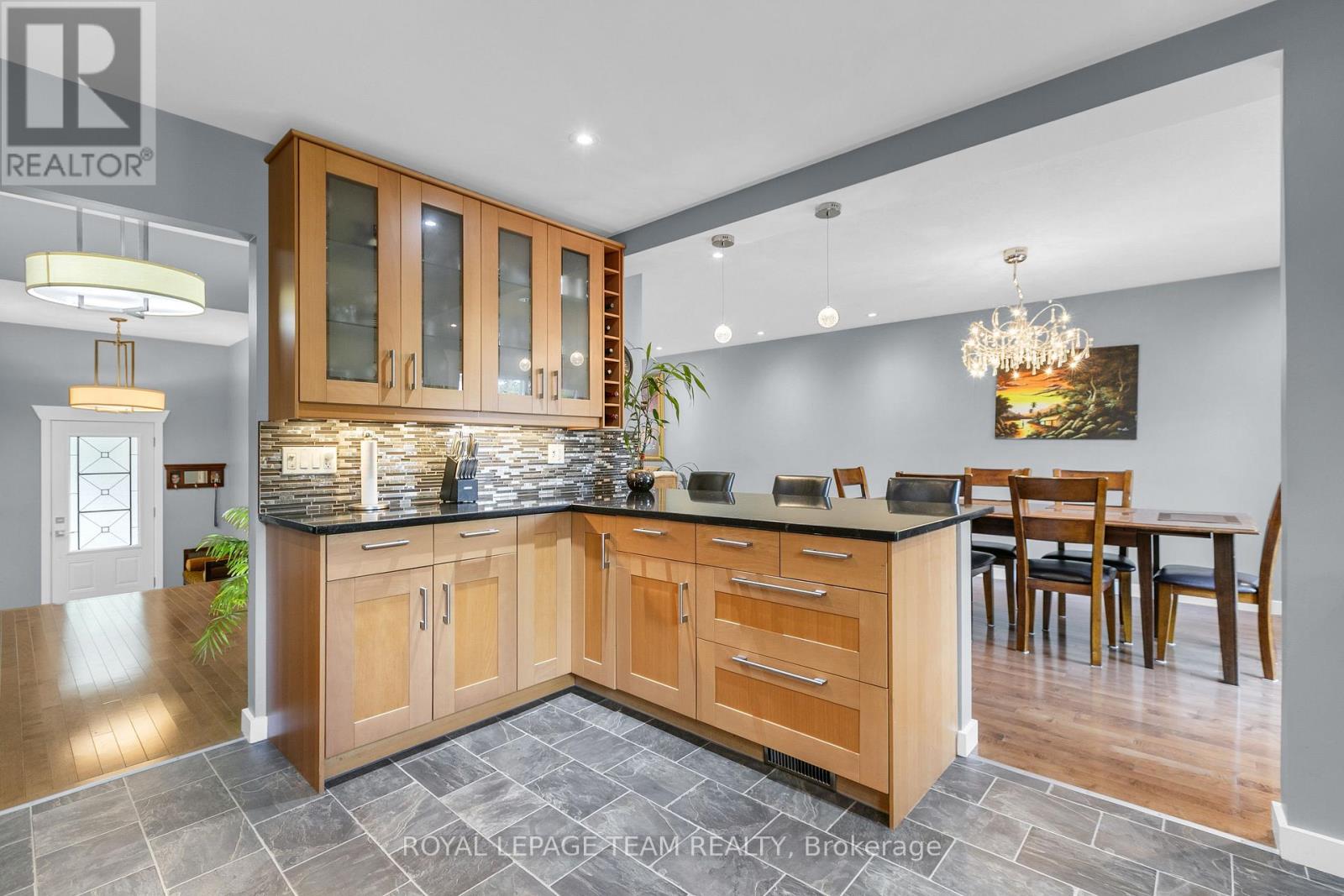 4 Bed, 4 Bath House for Sale in Ottawa – 62 NORTHPARK DRIVE, Ottawa – MLS# X13496262 - Image 11