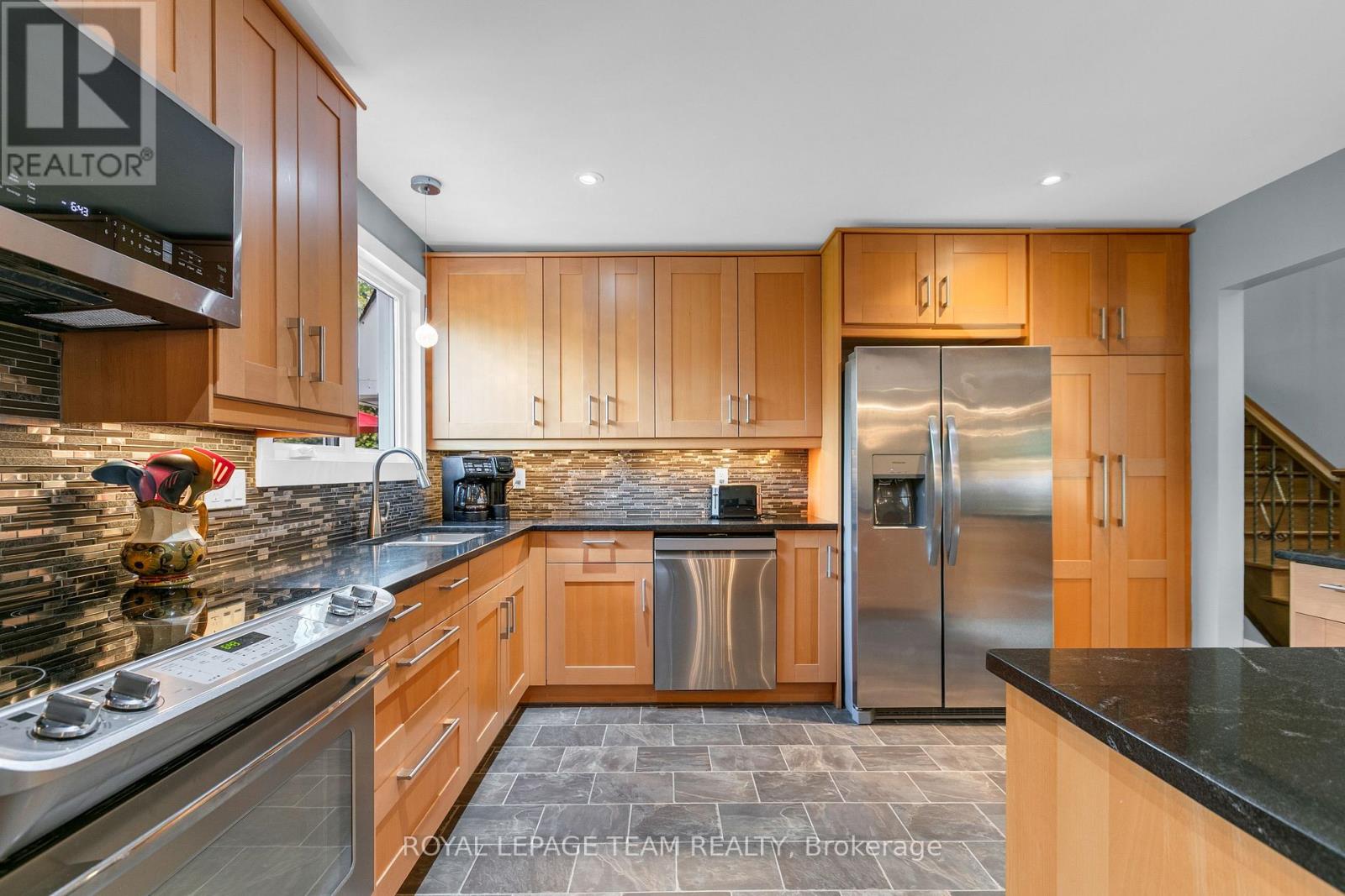 4 Bed, 4 Bath House for Sale in Ottawa – 62 NORTHPARK DRIVE, Ottawa – MLS# X13496262 - Image 12
