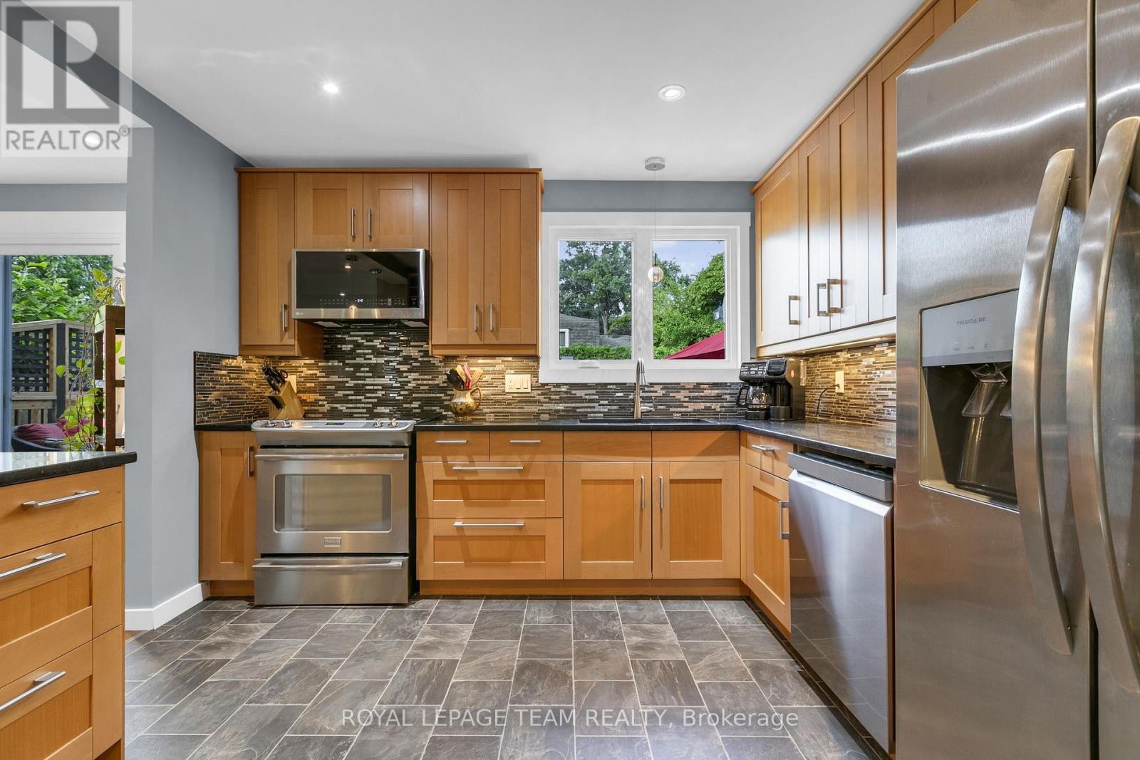 4 Bed, 4 Bath House for Sale in Ottawa – 62 NORTHPARK DRIVE, Ottawa – MLS# X13496262 - Image 9