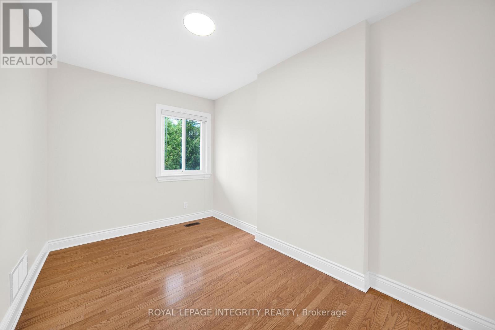 3 Bed, 3 Bath House for Sale in Ottawa – 318 SOMERSET STREET E, Ottawa – MLS# X13496290 - Image 31