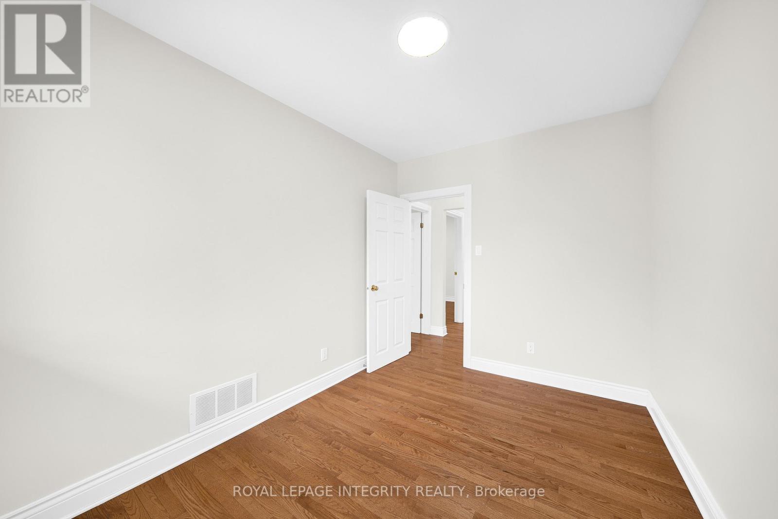 3 Bed, 3 Bath House for Sale in Ottawa – 318 SOMERSET STREET E, Ottawa – MLS# X13496290 - Image 35