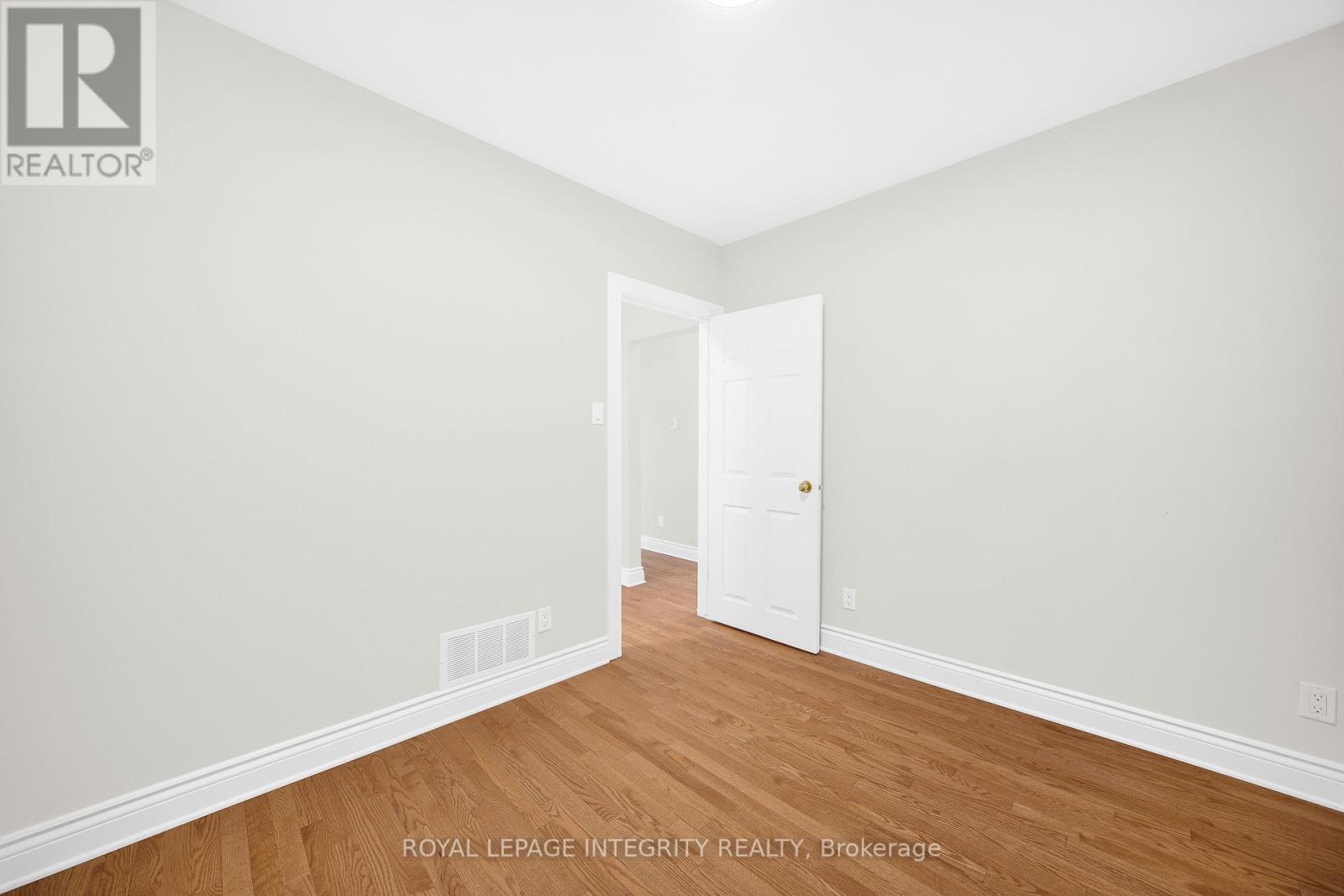 3 Bed, 3 Bath House for Sale in Ottawa – 318 SOMERSET STREET E, Ottawa – MLS# X13496290 - Image 40
