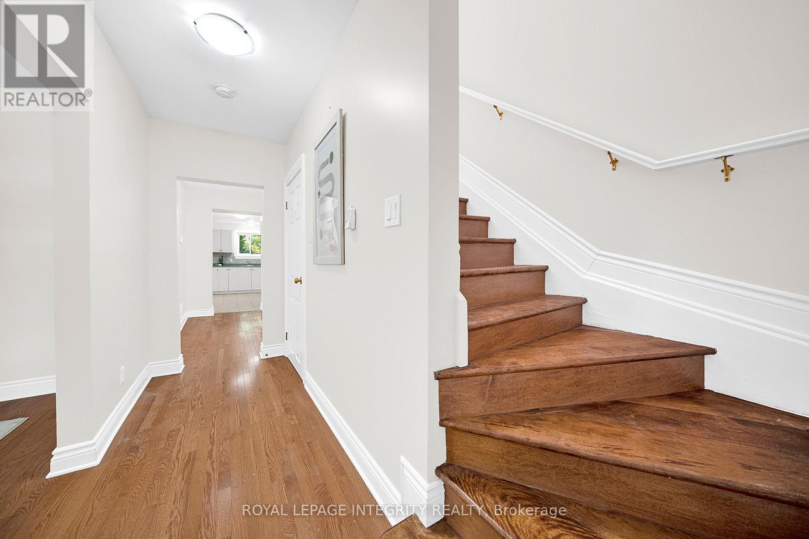 3 Bed, 3 Bath House for Sale in Ottawa – 318 SOMERSET STREET E, Ottawa – MLS# X13496290 - Image 6