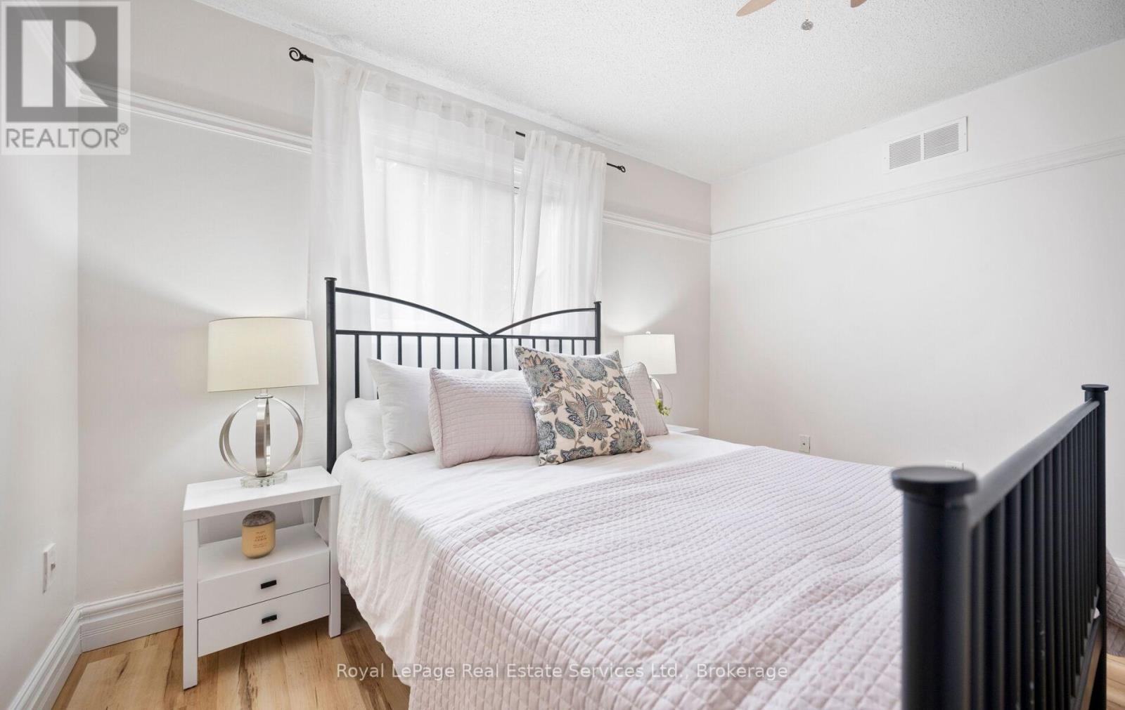 4513 IVY GARDENS CRESCENT - 21