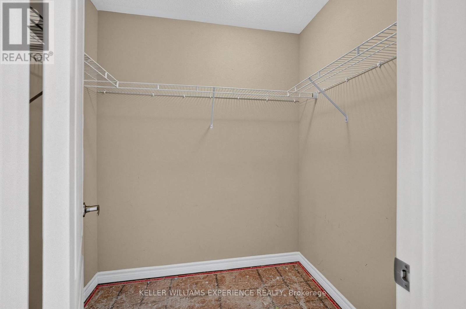 39 MILSON CRESCENT - 25