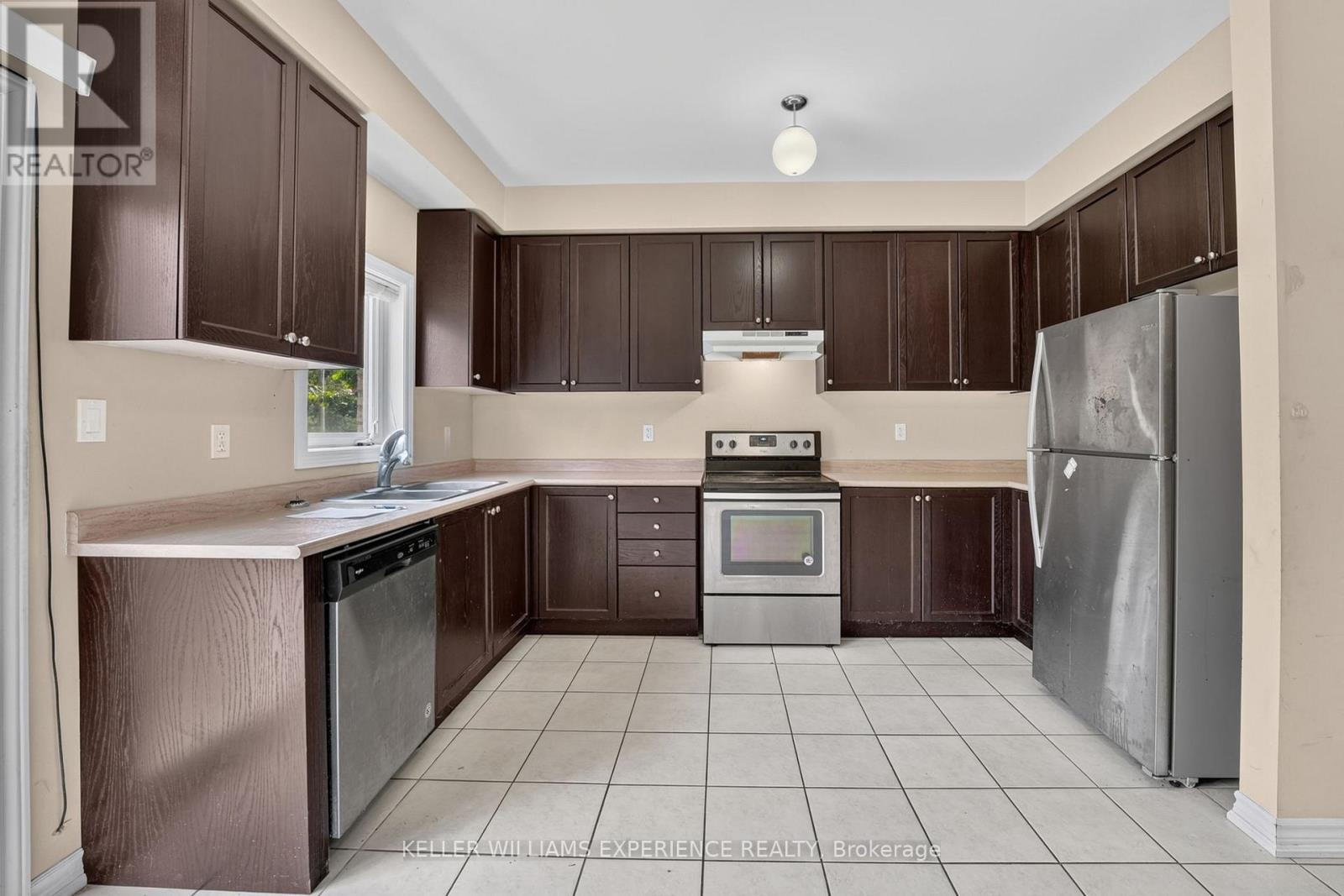 39 MILSON CRESCENT - 6