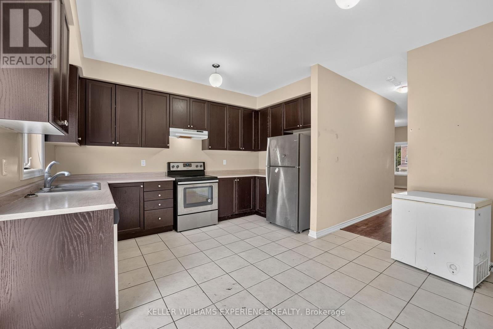 39 MILSON CRESCENT - 8