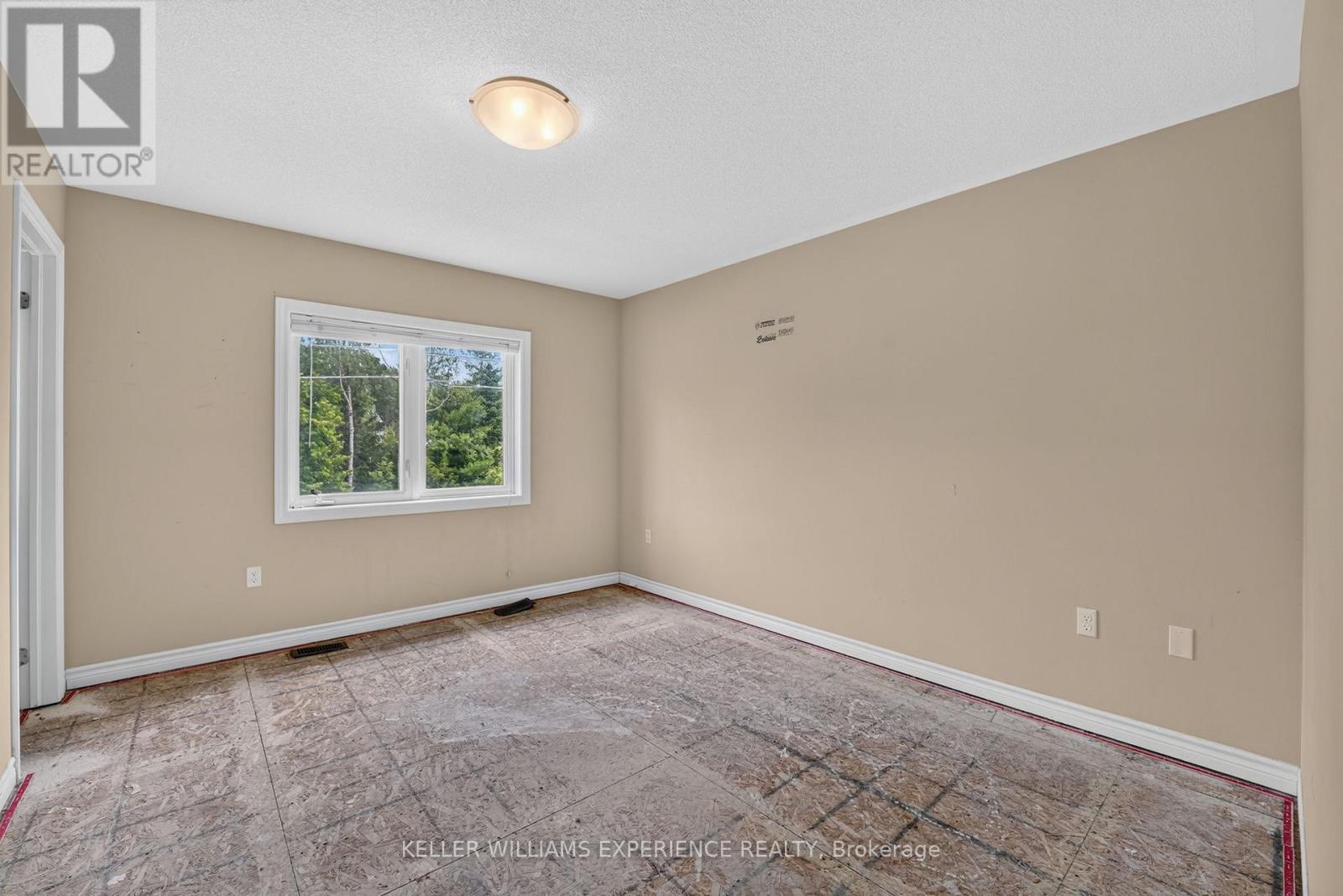 39 MILSON CRESCENT - 31