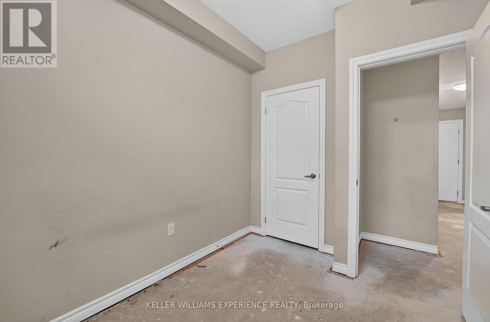 39 MILSON CRESCENT - 36