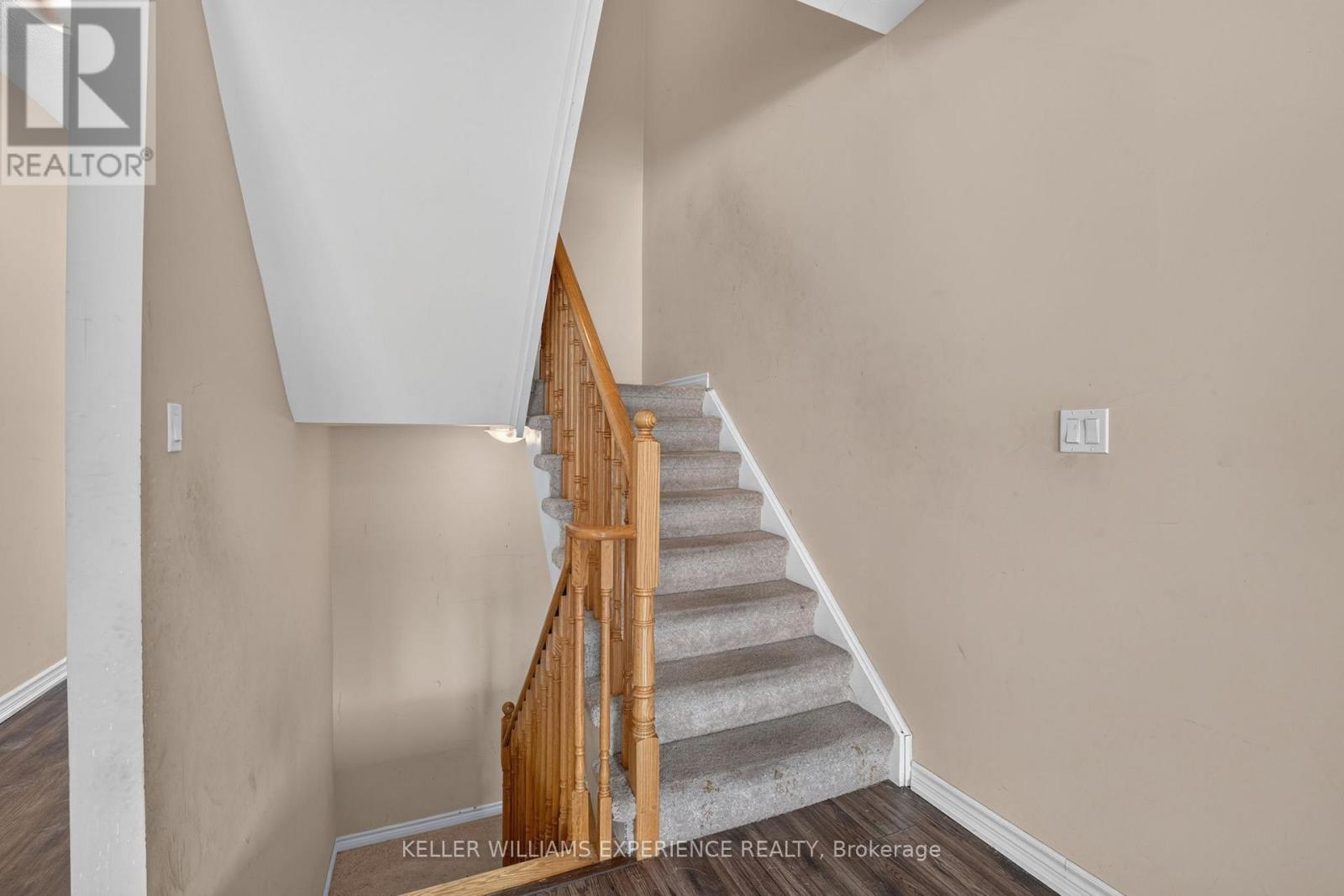39 MILSON CRESCENT - 32
