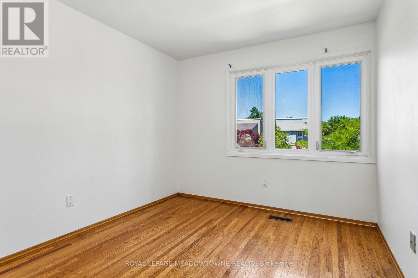 34 PLAINSMAN ROAD - 27