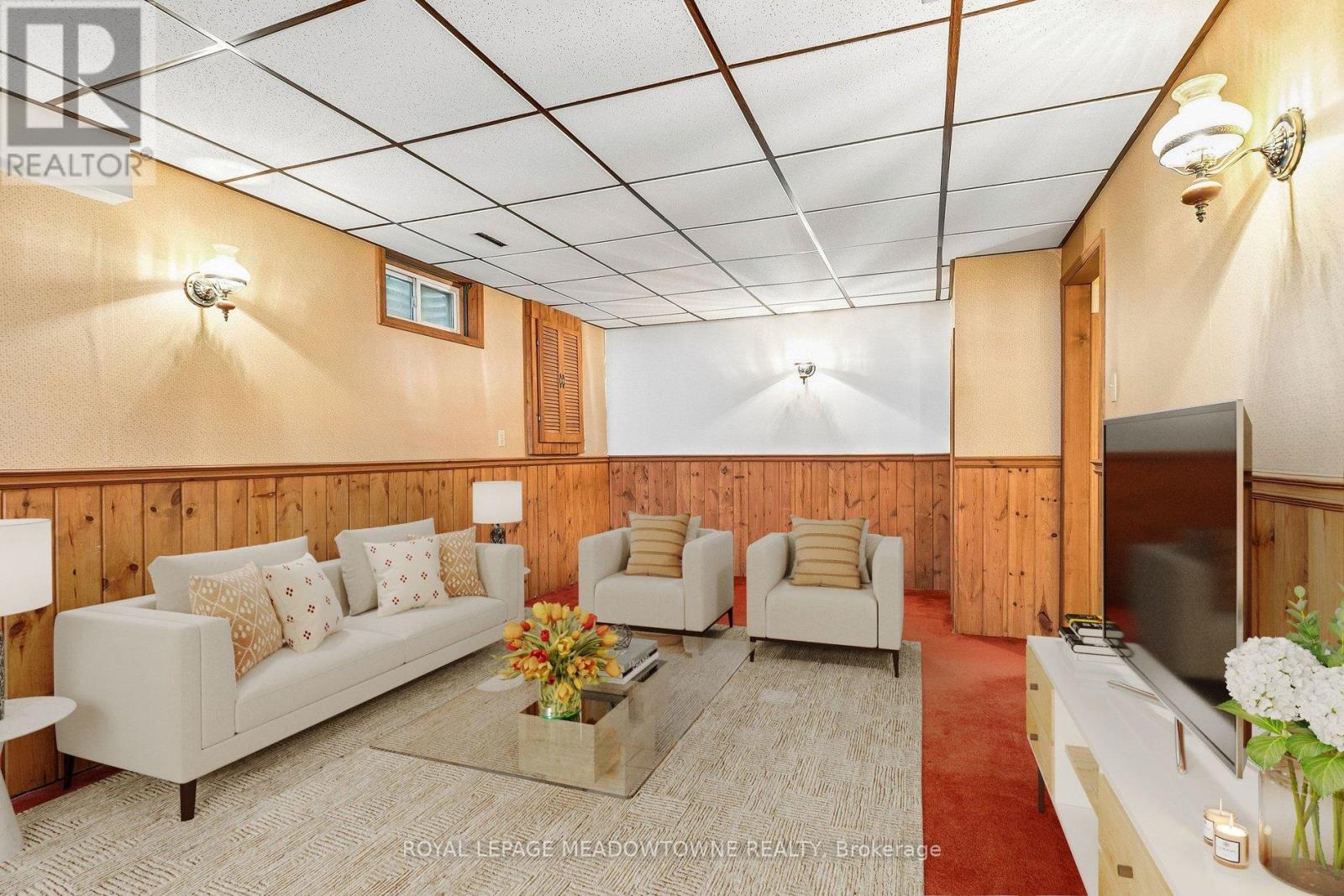34 PLAINSMAN ROAD - 34